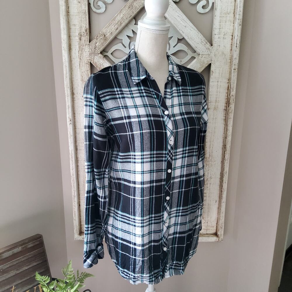 Croft & Barrow Women's Long Sleeve Button Down Plaid Shirt in Black & Aqua